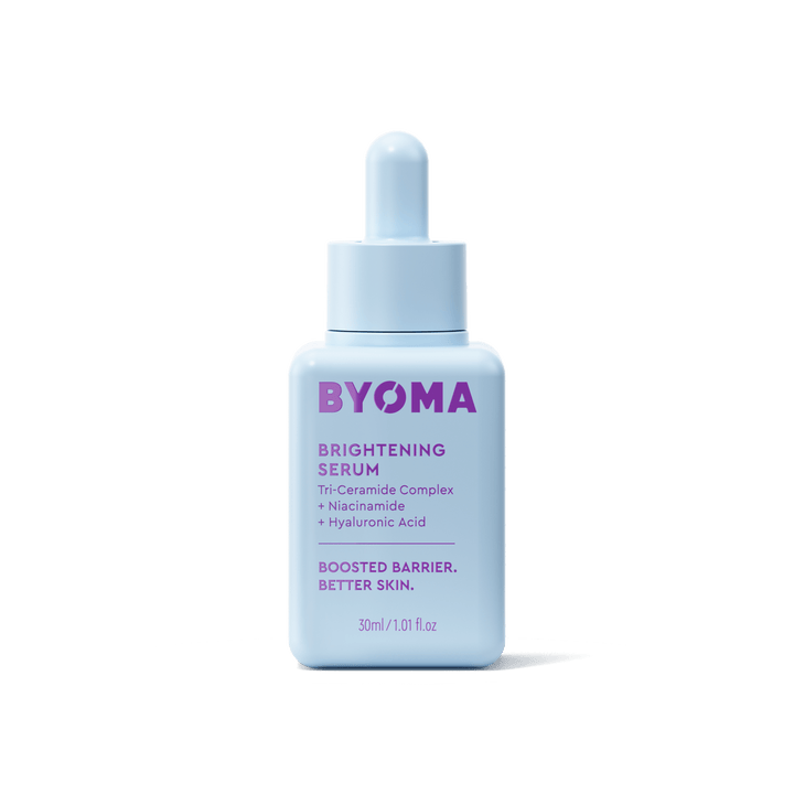 Un flacon de sérum éclaircissant Byoma avec compte-gouttes. 