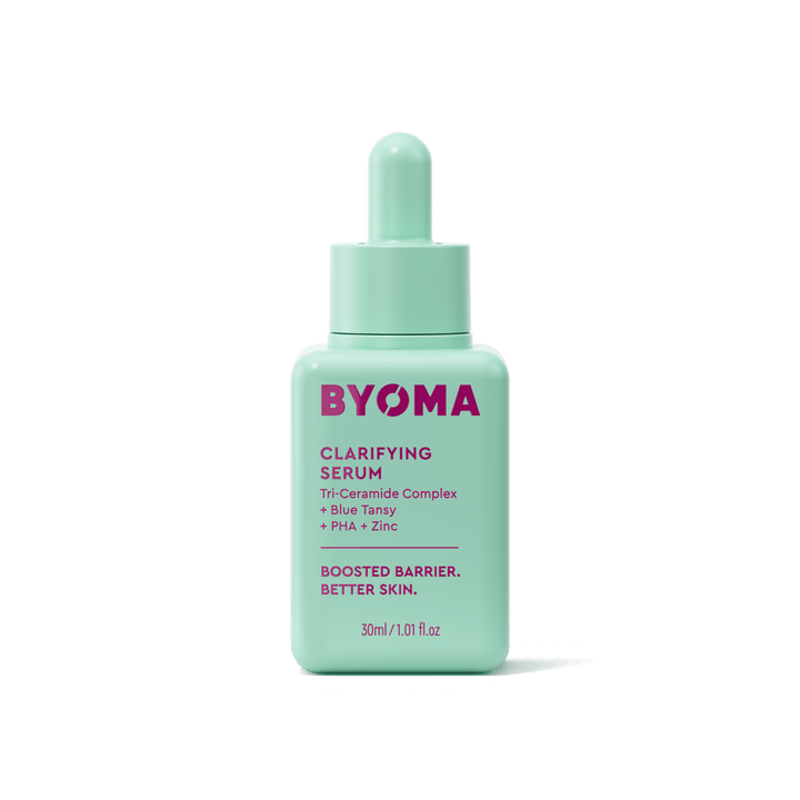 Un flacon de Sérum Clarifiant BYOMA avec un bouchon compte-gouttes.