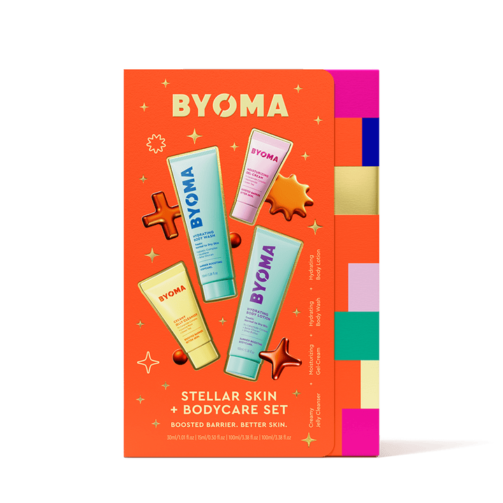 Emballage de l'ensemble de soins du corps BYOMA sur fond orange